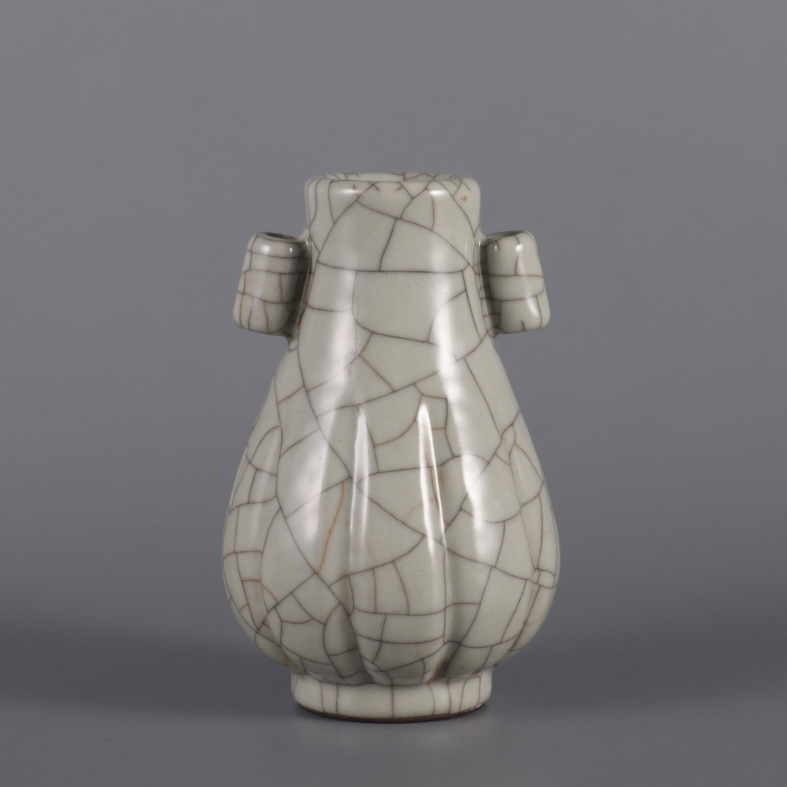 A Exquisite Guan yao Double-Ears Vase: A Exquisite Guan yao Double-Ears Vase,Qing Dynasty, China,Yongzheng Four-character Mark,Size:4.3inx2.7inx1.4in