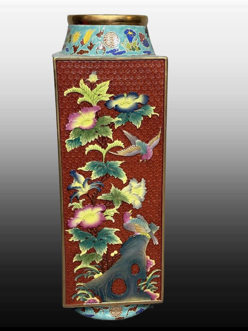 A Exquisite Famille-Rose Painted Gold Flower and Bird Pattern Vase: A Exquisite Famille-Rose Painted Gold Flower and Bird Pattern Vase,Qing Dynasty, China,Qianlong Six-character Mark,Size:18.9inx7.1in 粉彩描金花鸟纹瓶,&#