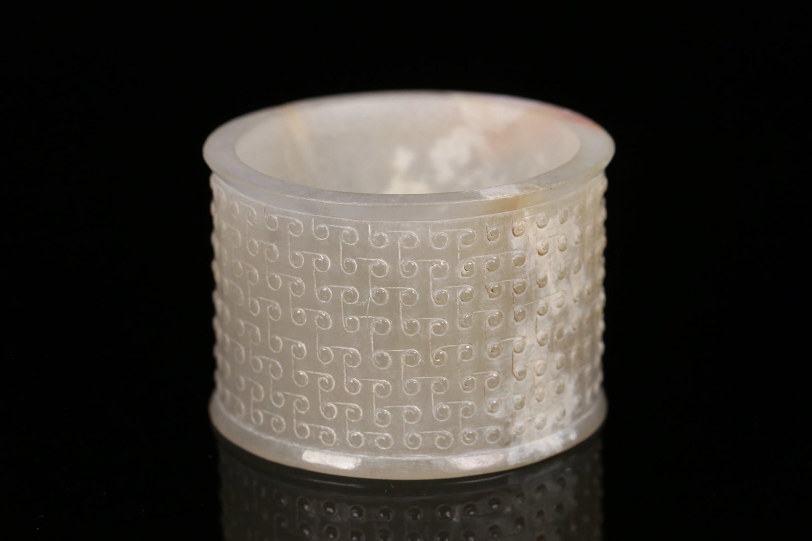 A Exquisite Gaogu Jade Hair Band: A Exquisite Gaogu Jade Hair Band,Han Dynasty, China,Size:2.2inx1.6in 高古玉发箍,中国汉代