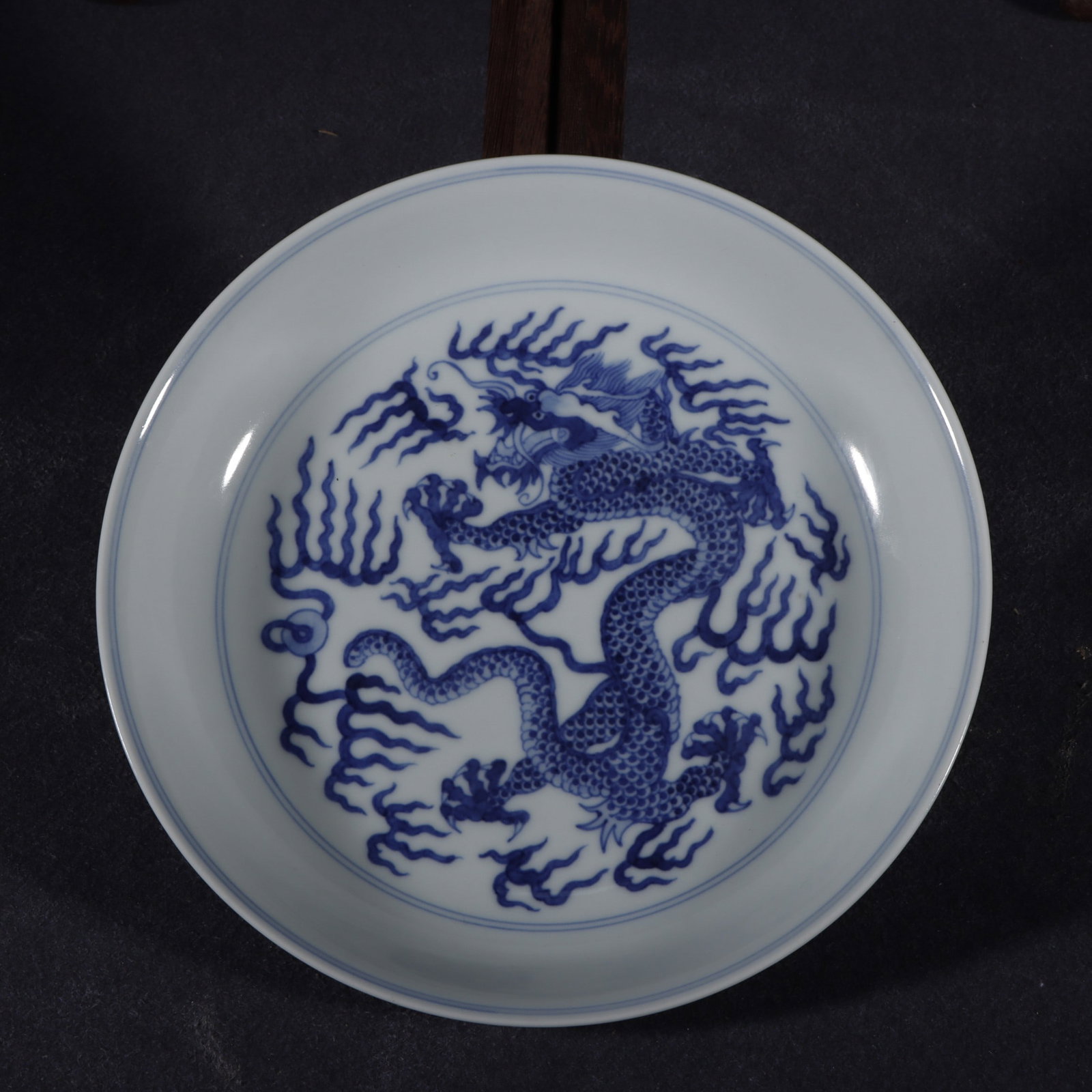 A Exquisite Blue and White Dragon Pattern Plate: A Exquisite Blue and White Dragon Pattern Plate,Qing Dynasty, China,Guangxu Six-character Mark,Size:1.2inx6.7in