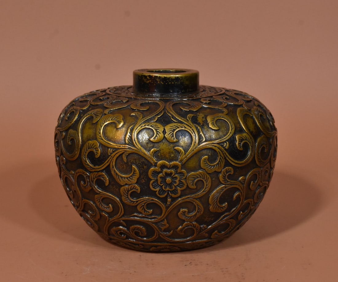 A Exquisite Coppery Lotus Pattern Vase - 4