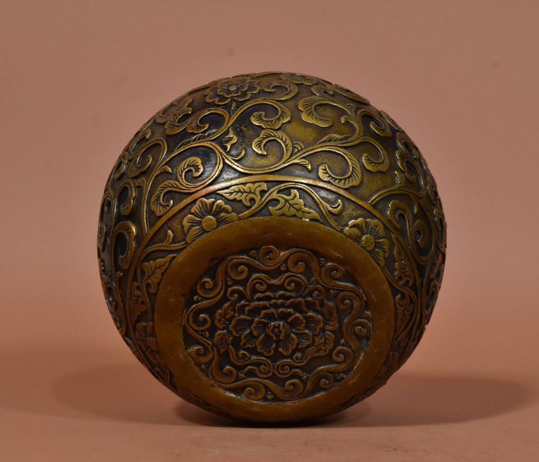 A Exquisite Coppery Lotus Pattern Vase - 9