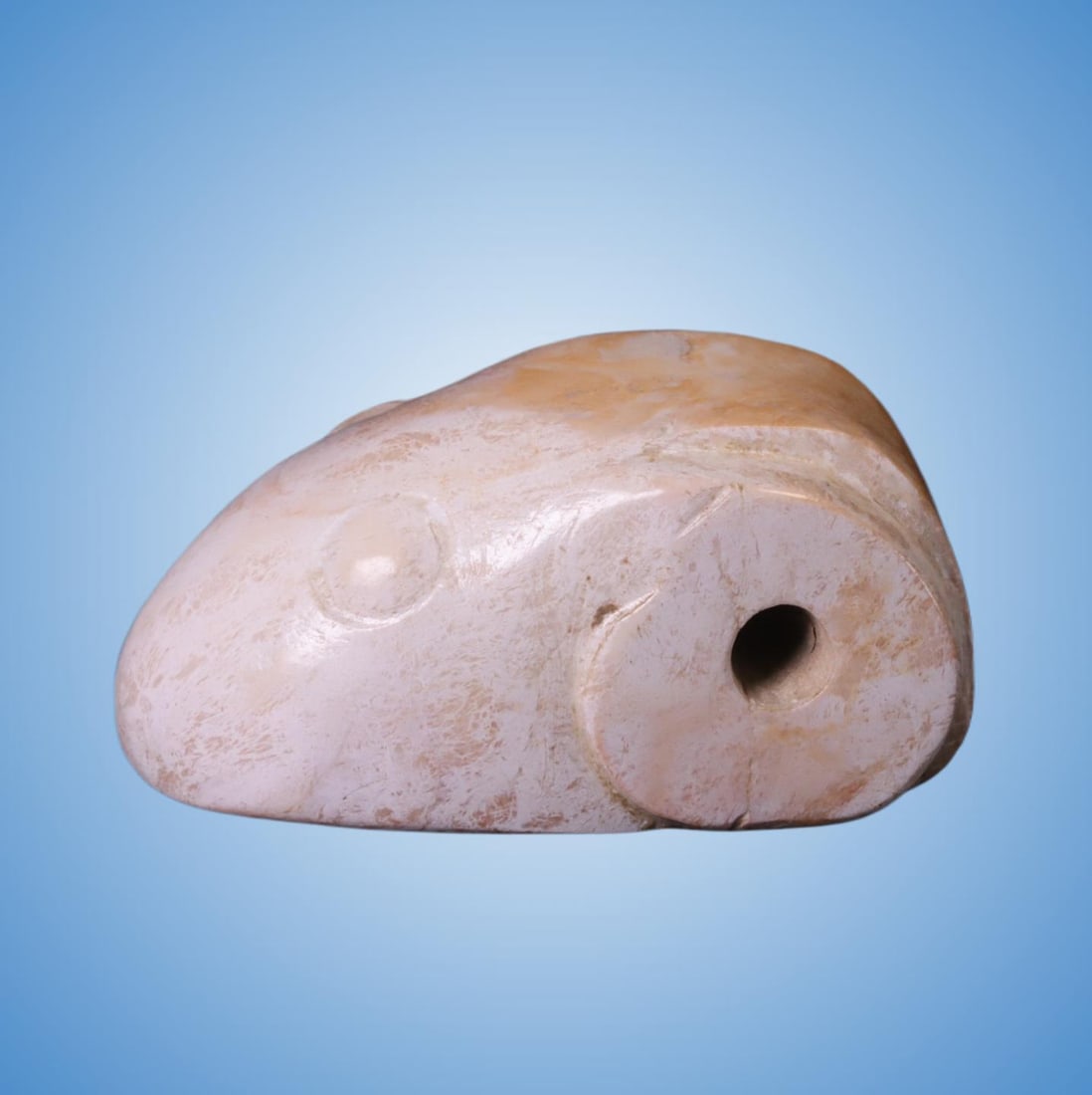 A Exquisite Gaogu Jade Animal Head Pendant: A Exquisite Gaogu Jade Animal Head Pendant,Ancient Time, China,Size:1.2inx0.7inx0.6in,Weight:13g 高古玉兽头挂件,远古时期