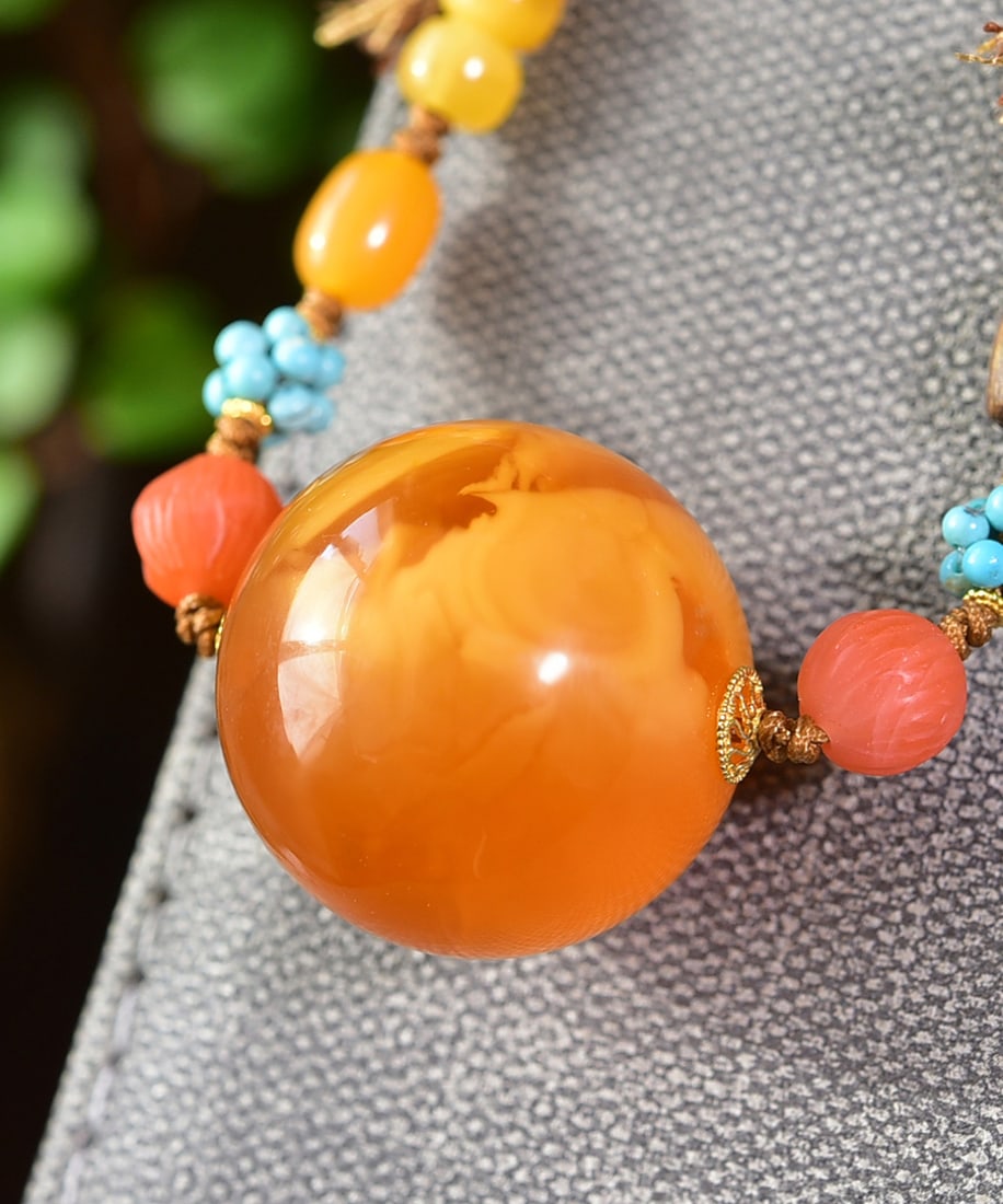 A Exquisite Amber Necklace - 2