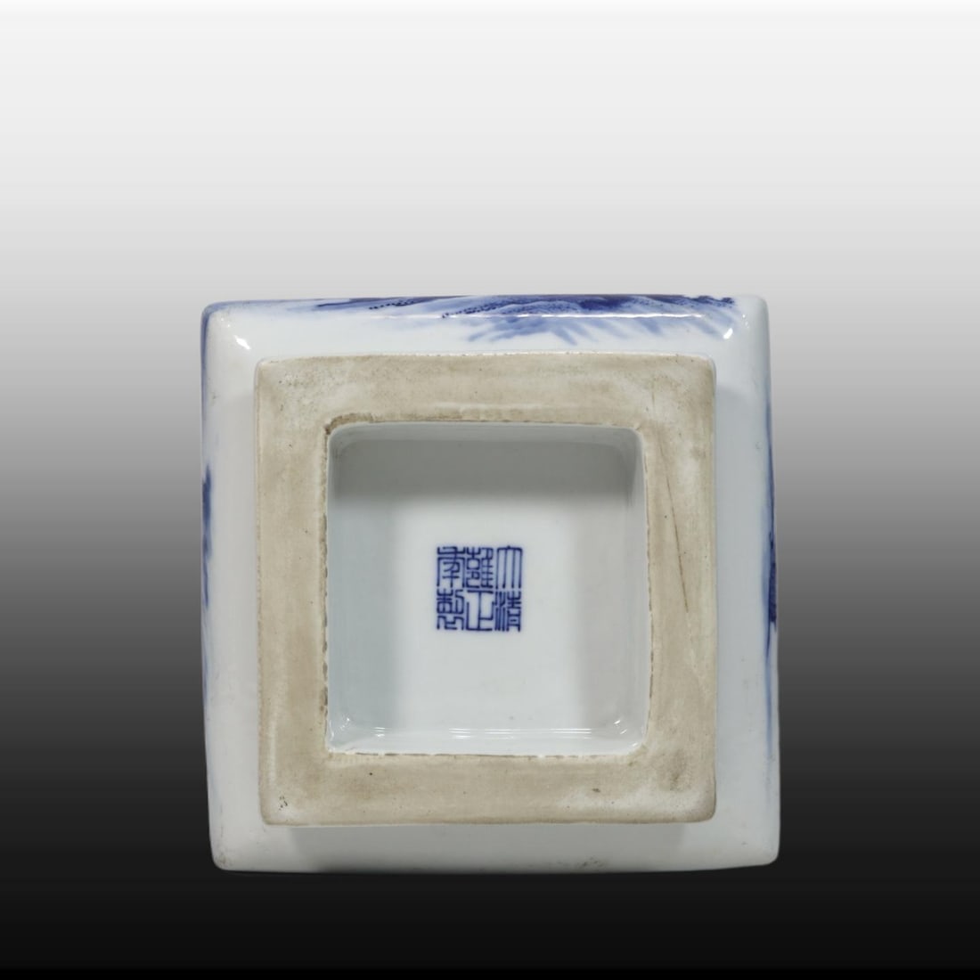 A Exquisite Blue and White Landscape Pattern Vase - 9