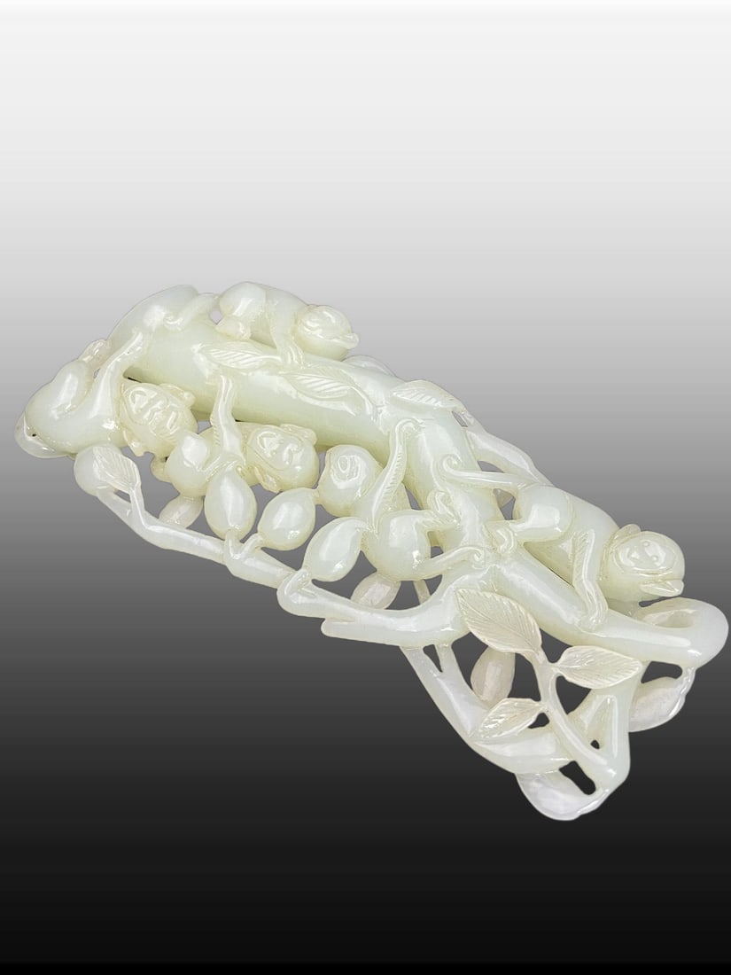 A Exquisite Hotan Jade Monkey Ornament - 3