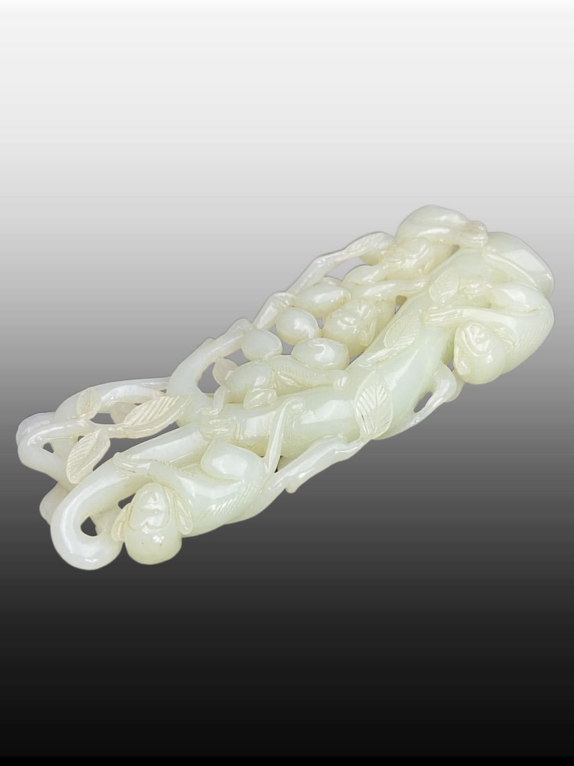 A Exquisite Hotan Jade Monkey Ornament - 4