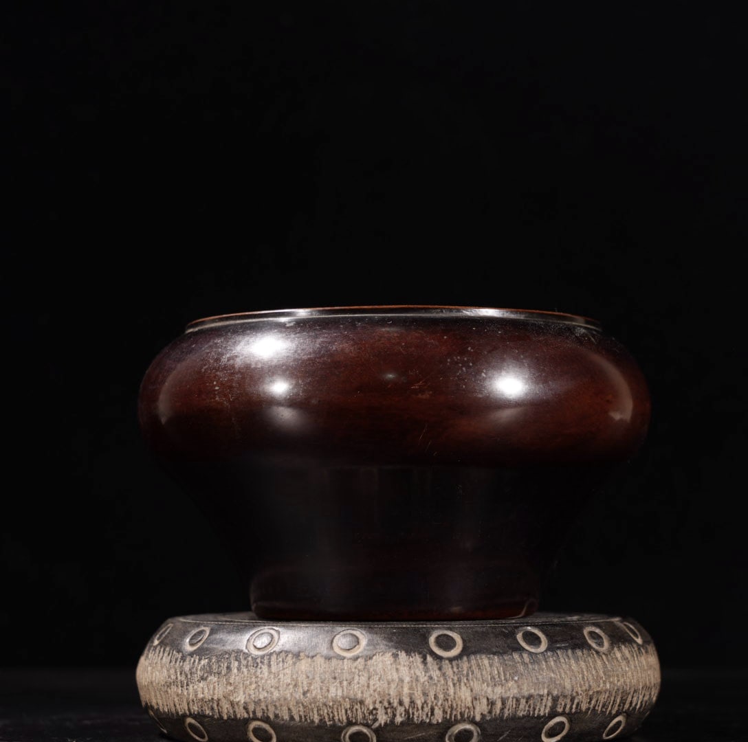 A Exquisite Red Copper Incense Burner: A Exquisite Red Copper Incense Burner,Ming Dynasty, China,With Mark,Size:3inx3.9in,Weight:1770g 紫铜香炉,中国明代,带款
