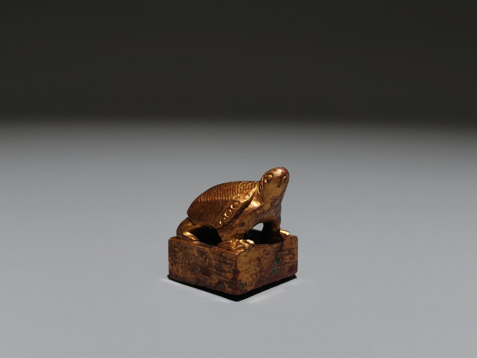 A Exquisite Gilt Bronze Turtle Seal - 2