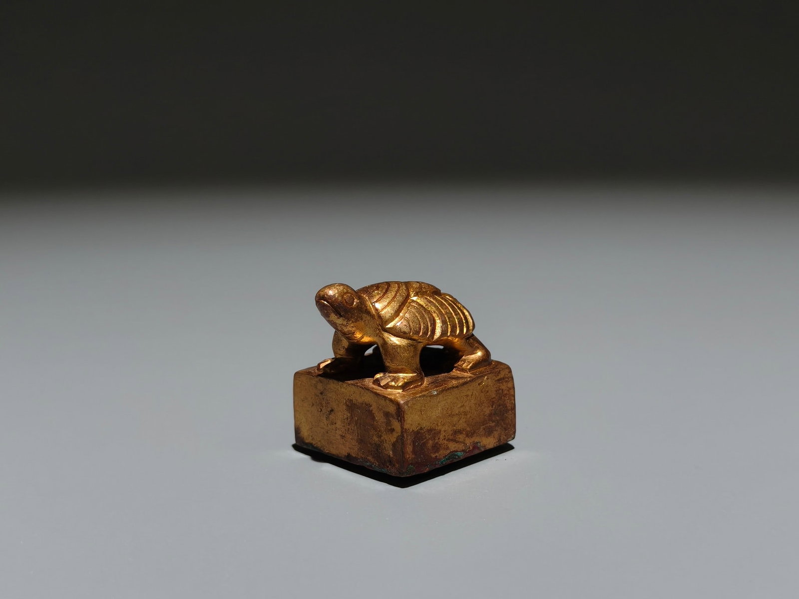 A Exquisite Gilt Bronze Turtle Seal - 2