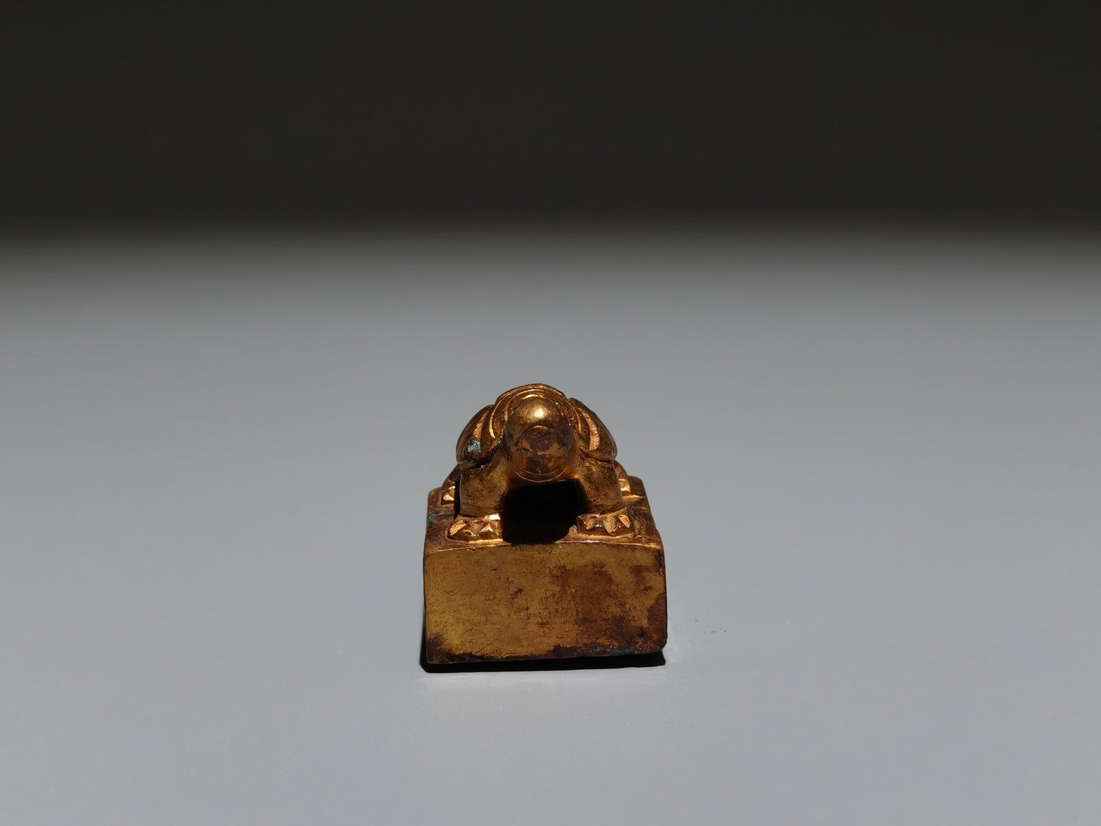 A Exquisite Gilt Bronze Turtle Seal - 3