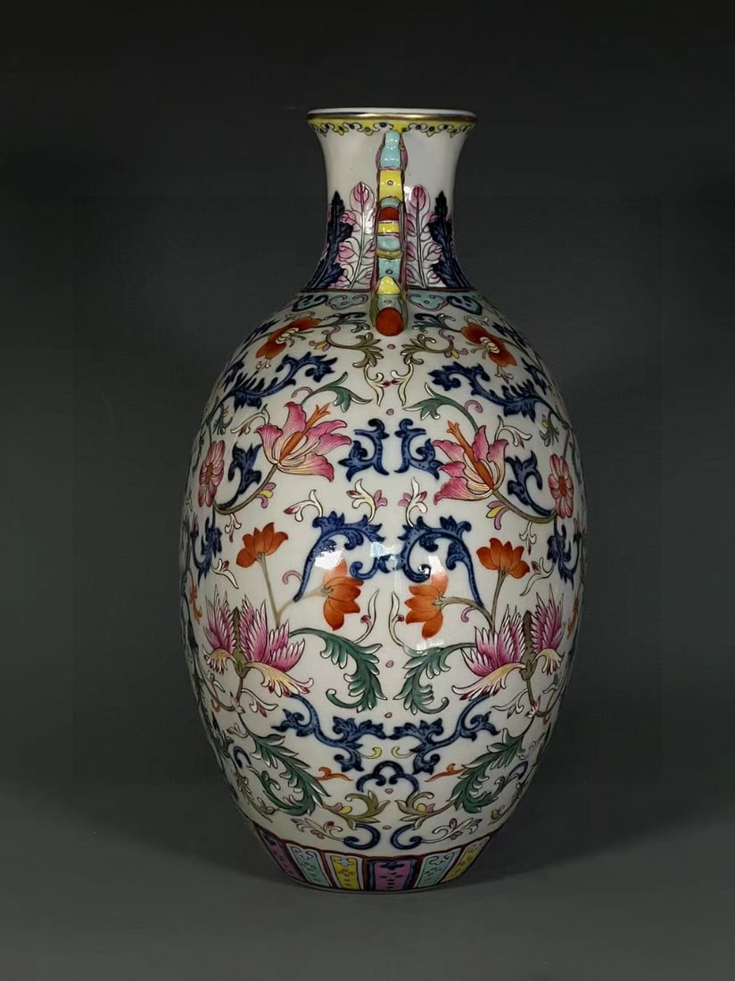 A Exquisite Wucai Lotus Pattern Vase - 4