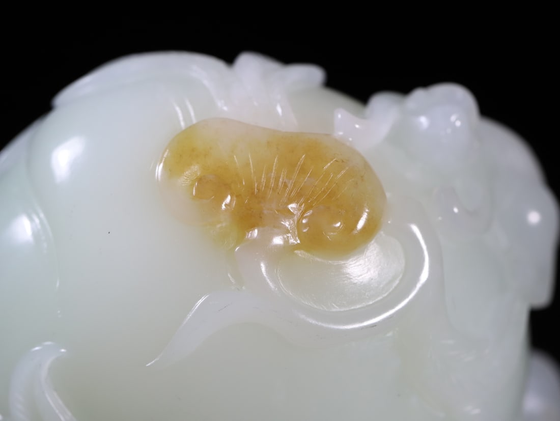 A Exquisite Hotan Jade Monkey Ornament - 3