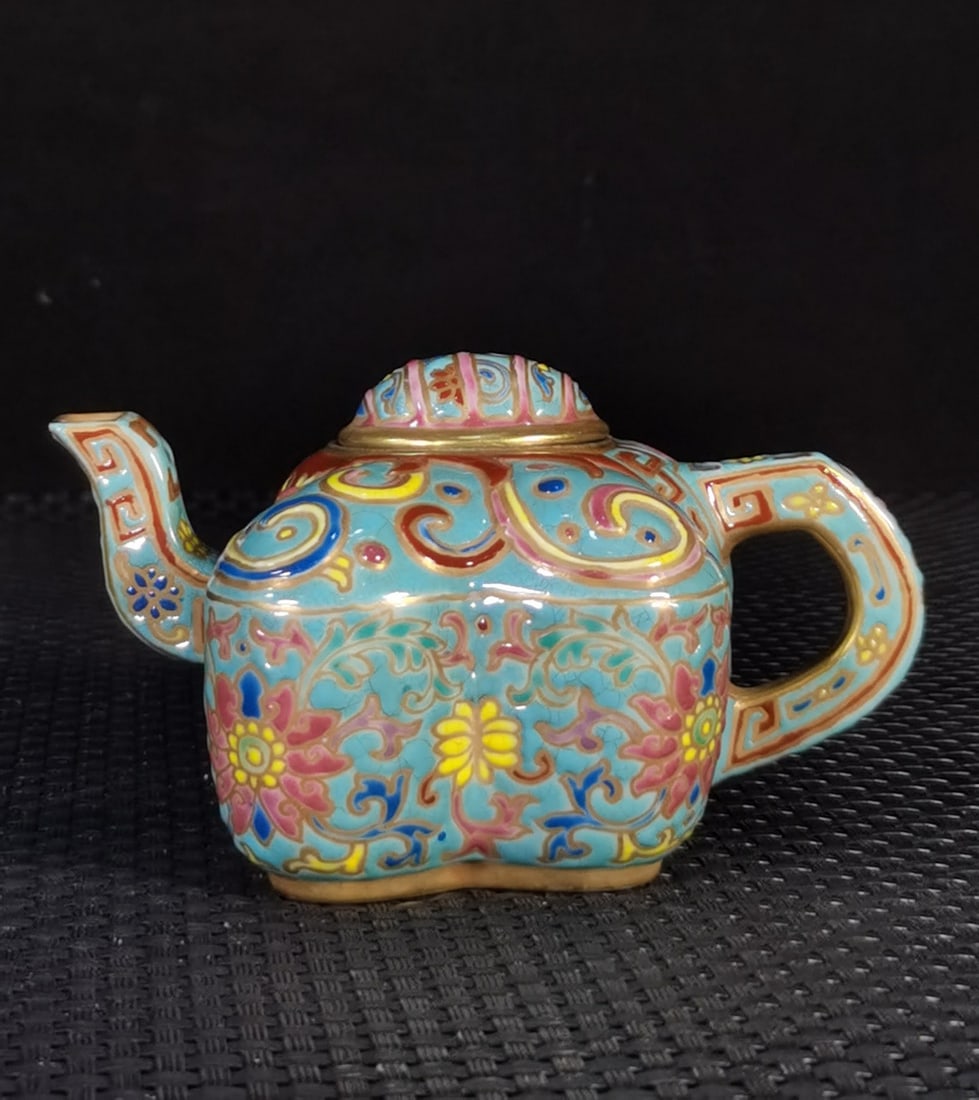 A Exquisite Cloisonne Painted Gold Butterfly Teapot: A Exquisite Cloisonne Painted Gold Butterfly Teapot,Qing Dynasty, China,Qianlong Four-character Mark,Size:2.6inx4.3in