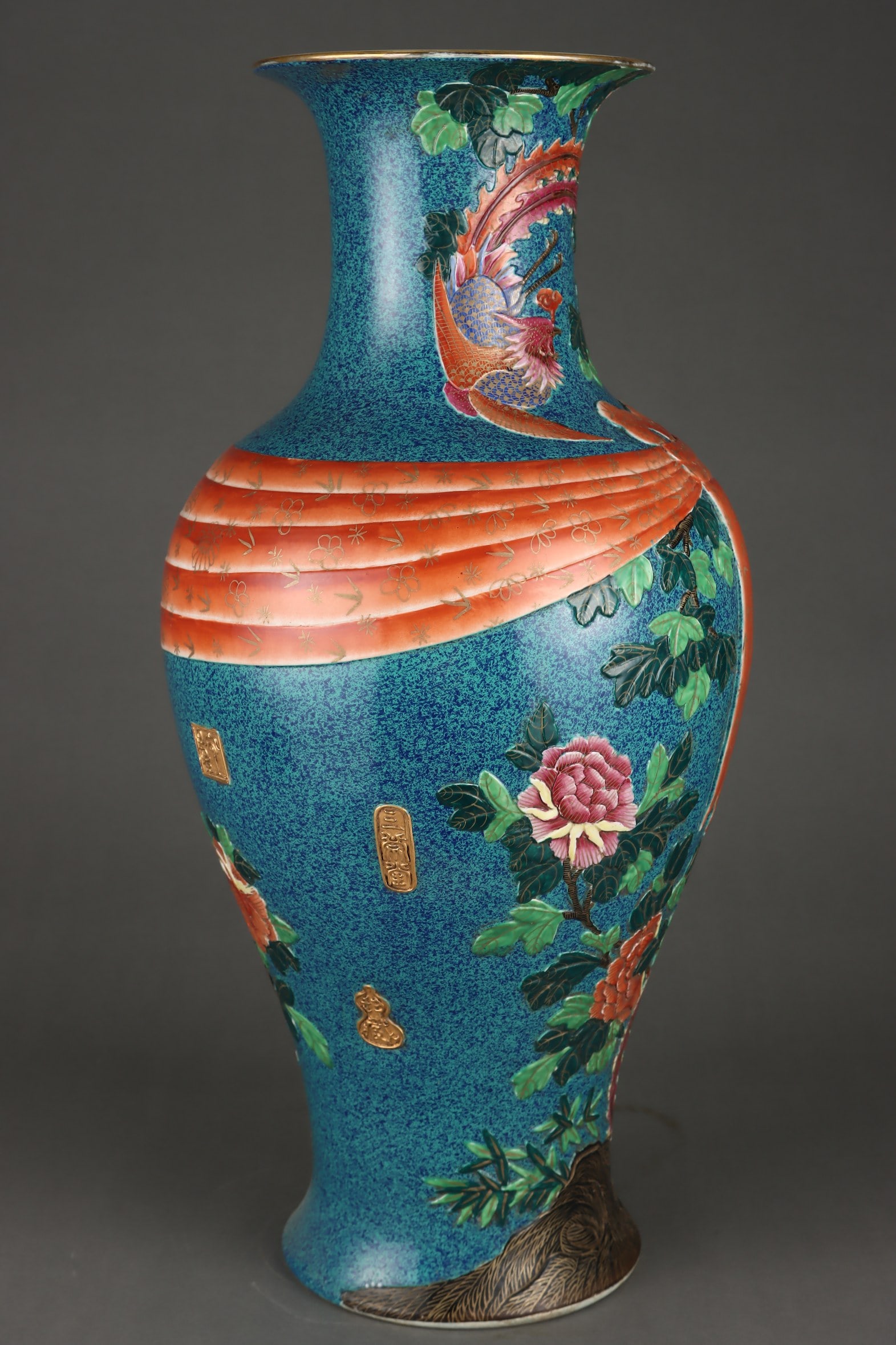 A Exquisite Doucai Flower and Bird Pattern Vase - 2