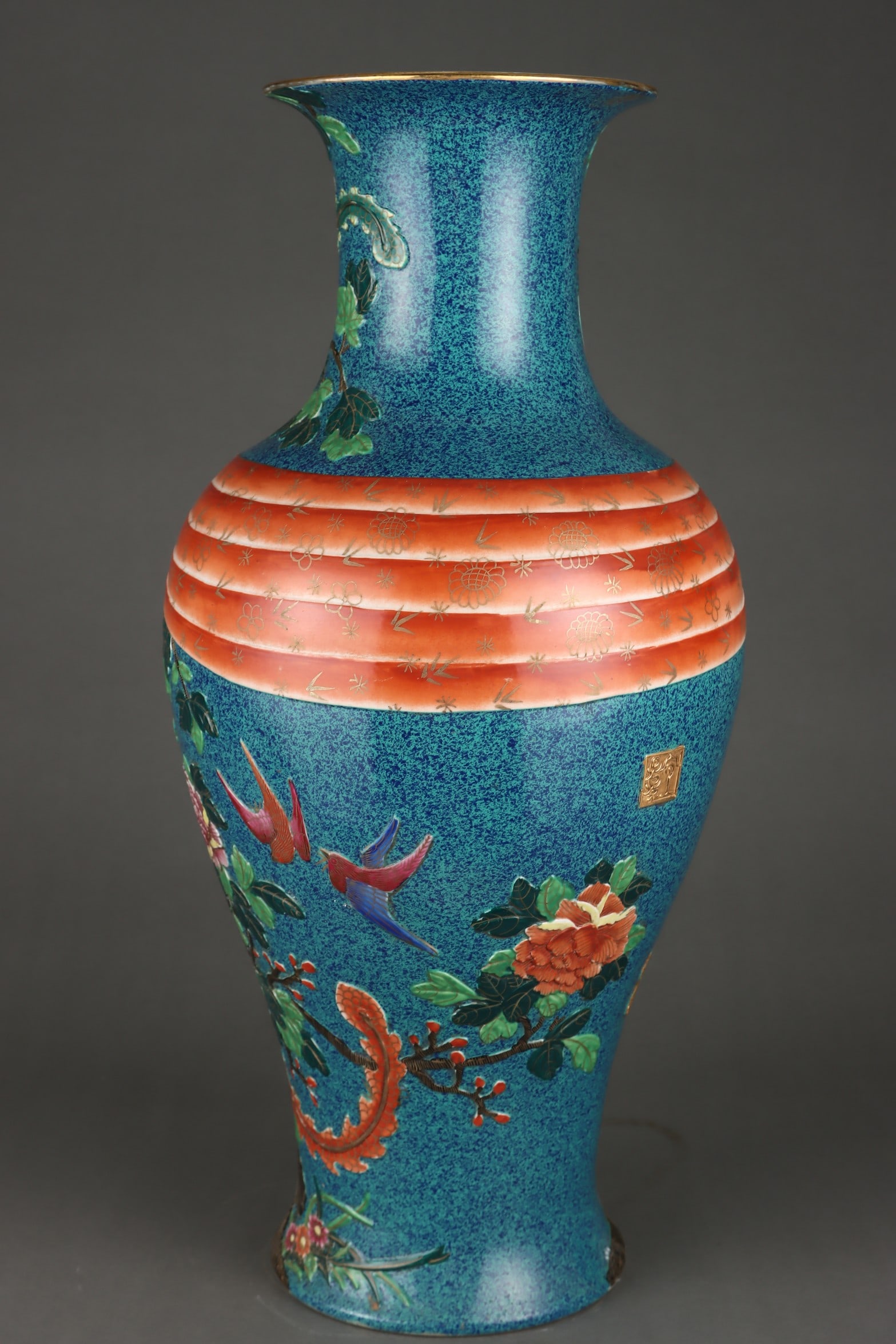 A Exquisite Doucai Flower and Bird Pattern Vase - 3