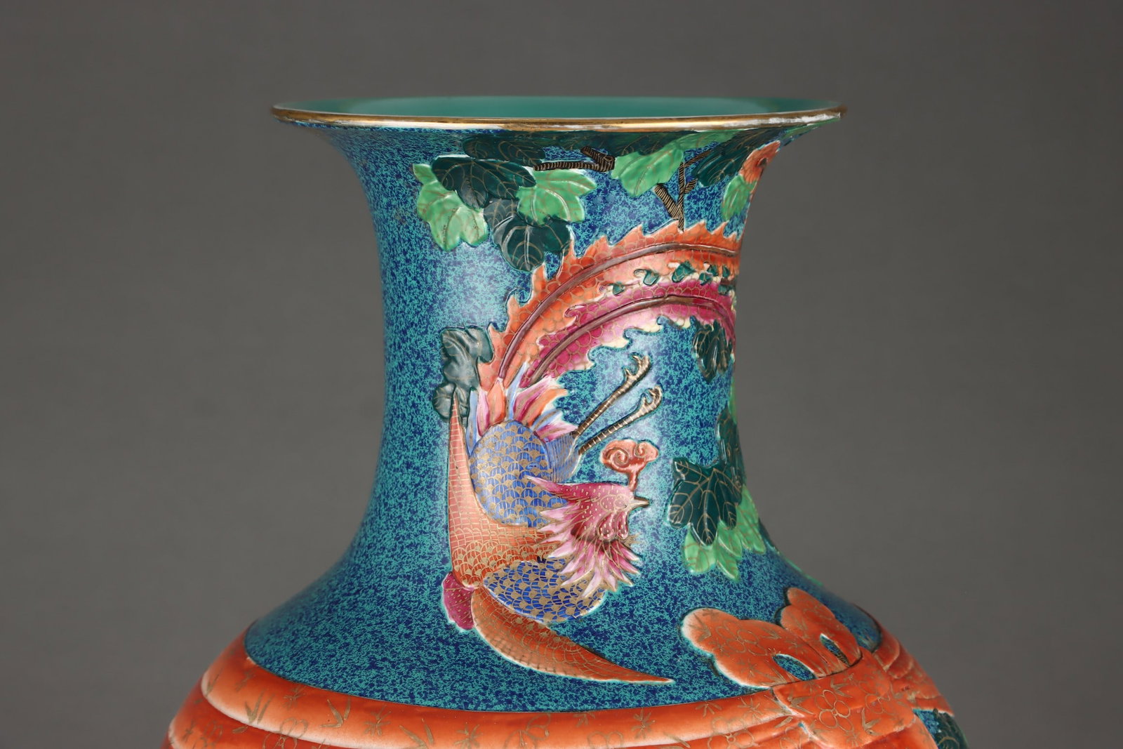 A Exquisite Doucai Flower and Bird Pattern Vase - 5