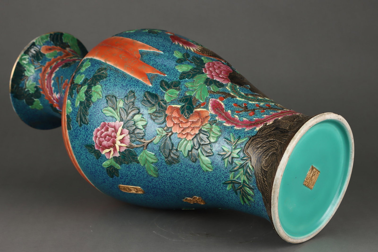 A Exquisite Doucai Flower and Bird Pattern Vase - 7
