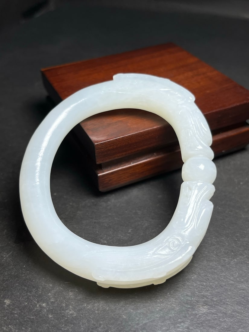 A Exquisite Hotan Jade Dragon Bracelets - 6