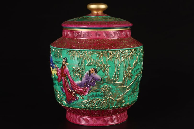 A Exquisite Ruby Red-Glazed Painted Gold Figures Pattern Jar - 5