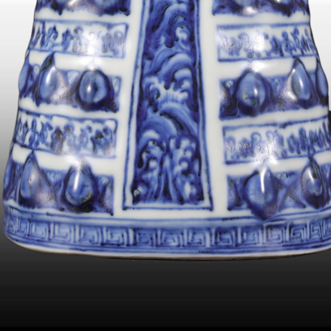 A Exquisite Blue and White Phoenix Pattern Chime - 9