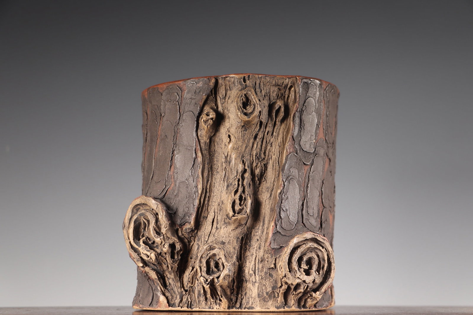 A Exquisite Purple Sands Stump-shaped Brush Pot: A Exquisite Purple Sands Stump-shaped Brush Pot,Republic of China,With Mark,Size:5.3inx5inx5.6in 紫砂树桩形笔筒,民国,带款