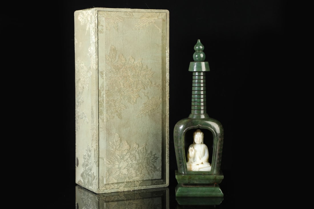 A Exquisite Hotan Jasper Buddhist Niche: A Exquisite Hotan Jasper Buddhist Niche,Qing Dynasty, China,Size:11.4inx3.3in,Weight:1345g 和田碧玉佛龛,中国清代