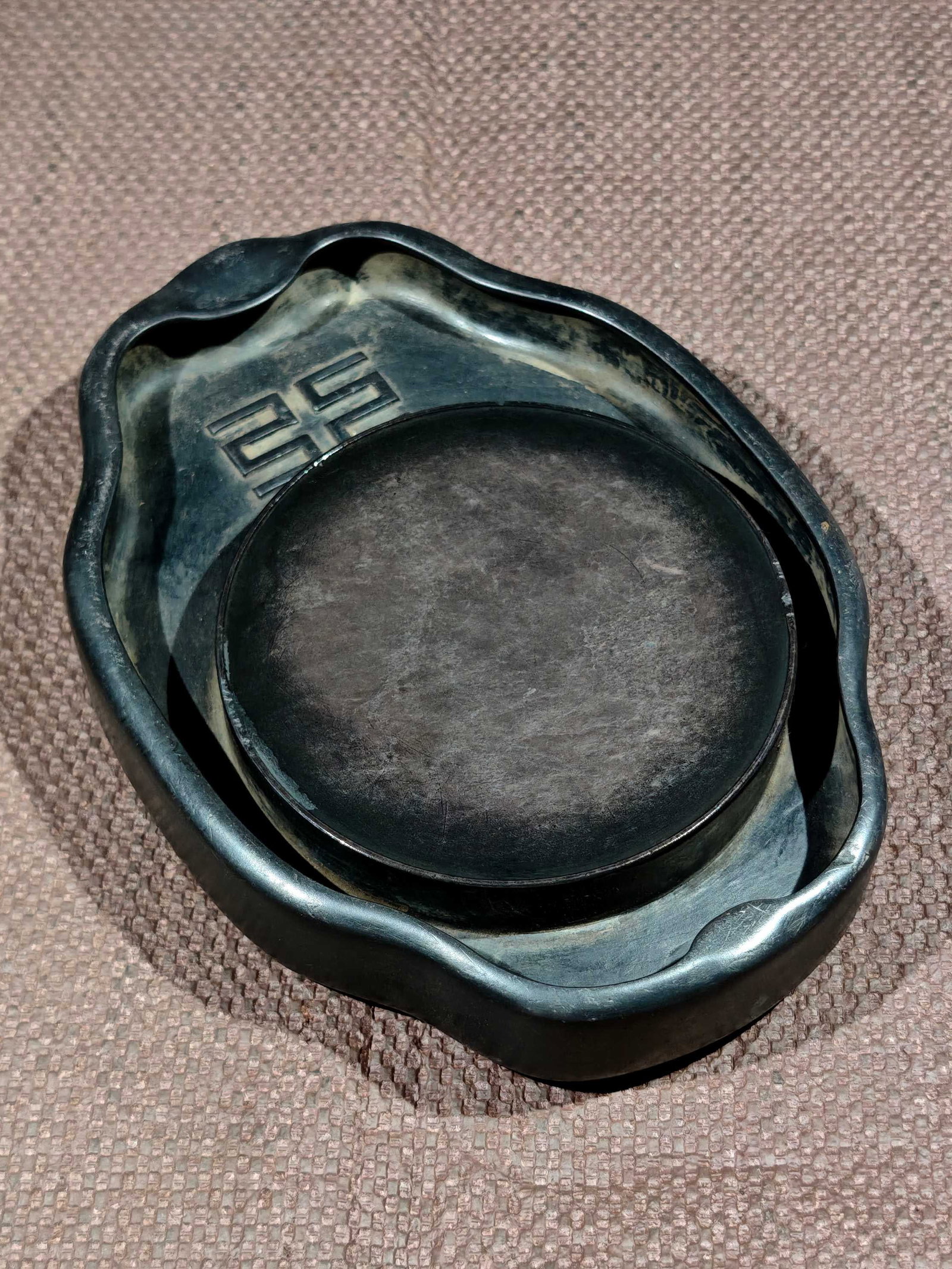 A Exquisite Hua Guan Mark Duan Inkstone: A Exquisite Hua Guan Mark Duan Inkstone,Qing Dynasty, China,With Mark,Size:6.7inx4.9inx1.4in 华冠款端砚,中国清代,带款