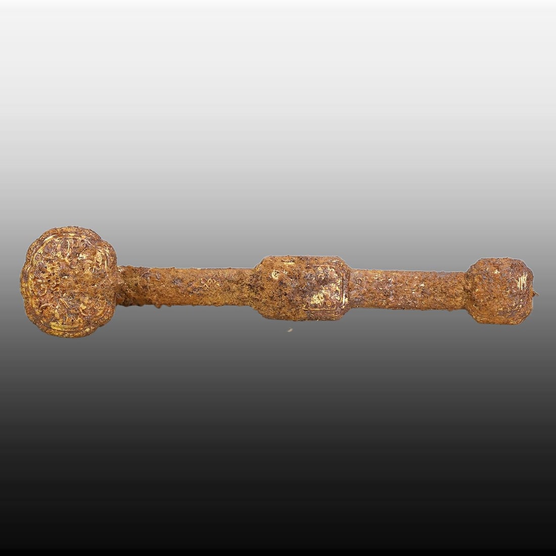 A Exquisite Gilt copper Ruyi: A Exquisite Gilt copper Ruyi,Song Dynasty, China,Size:18.9inx3.9in(Ruyi),Weight:1220g 铜镀金如意,中国宋代