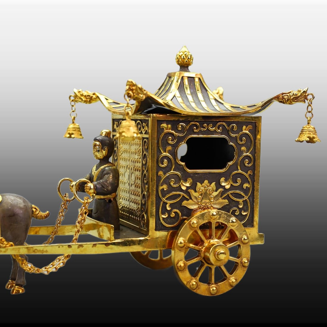 A Exquisite Gilt Bronze Carriage - 6