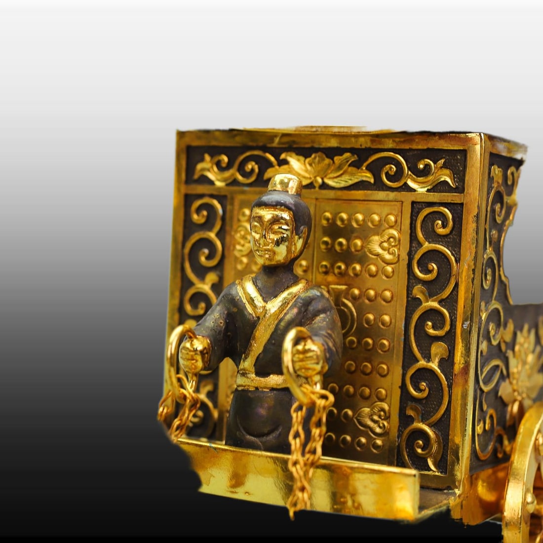 A Exquisite Gilt Bronze Carriage - 9