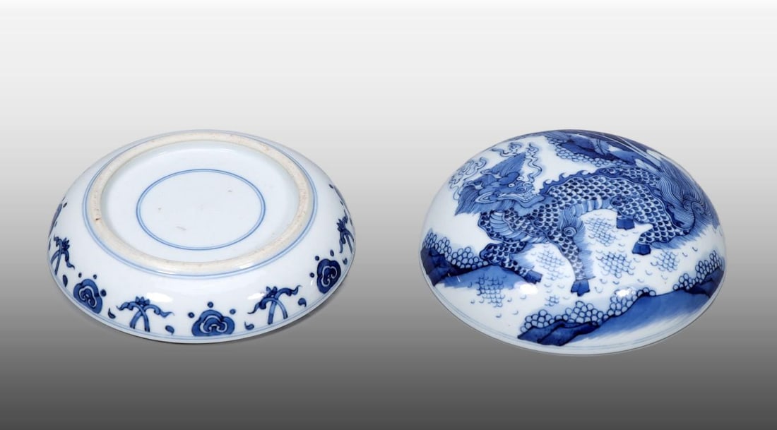 A Exquisite Blue and White Kylin Pattern Box - 3