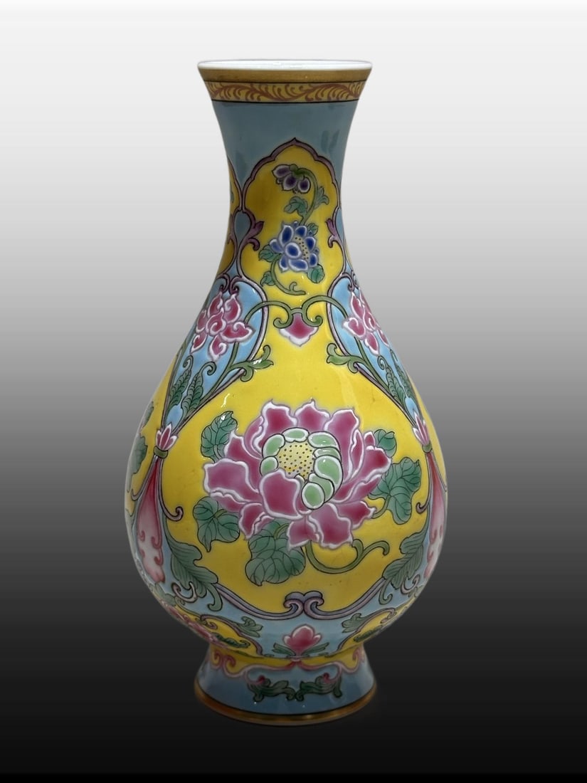 A Exquisite Enamel Yellow Ground Flower Pattern Vase - 6