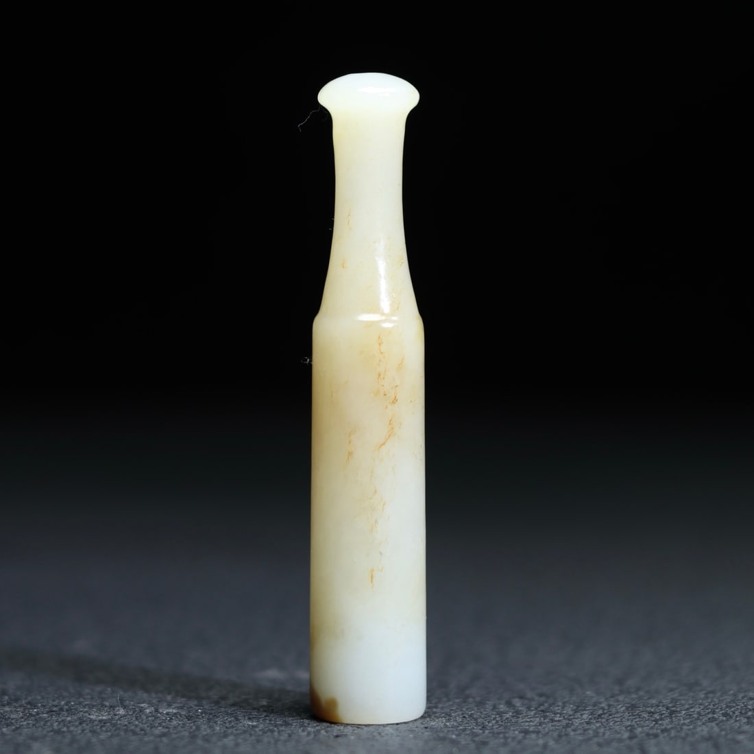 A Exquisite Hotan Jade Cigarette Holder - 2