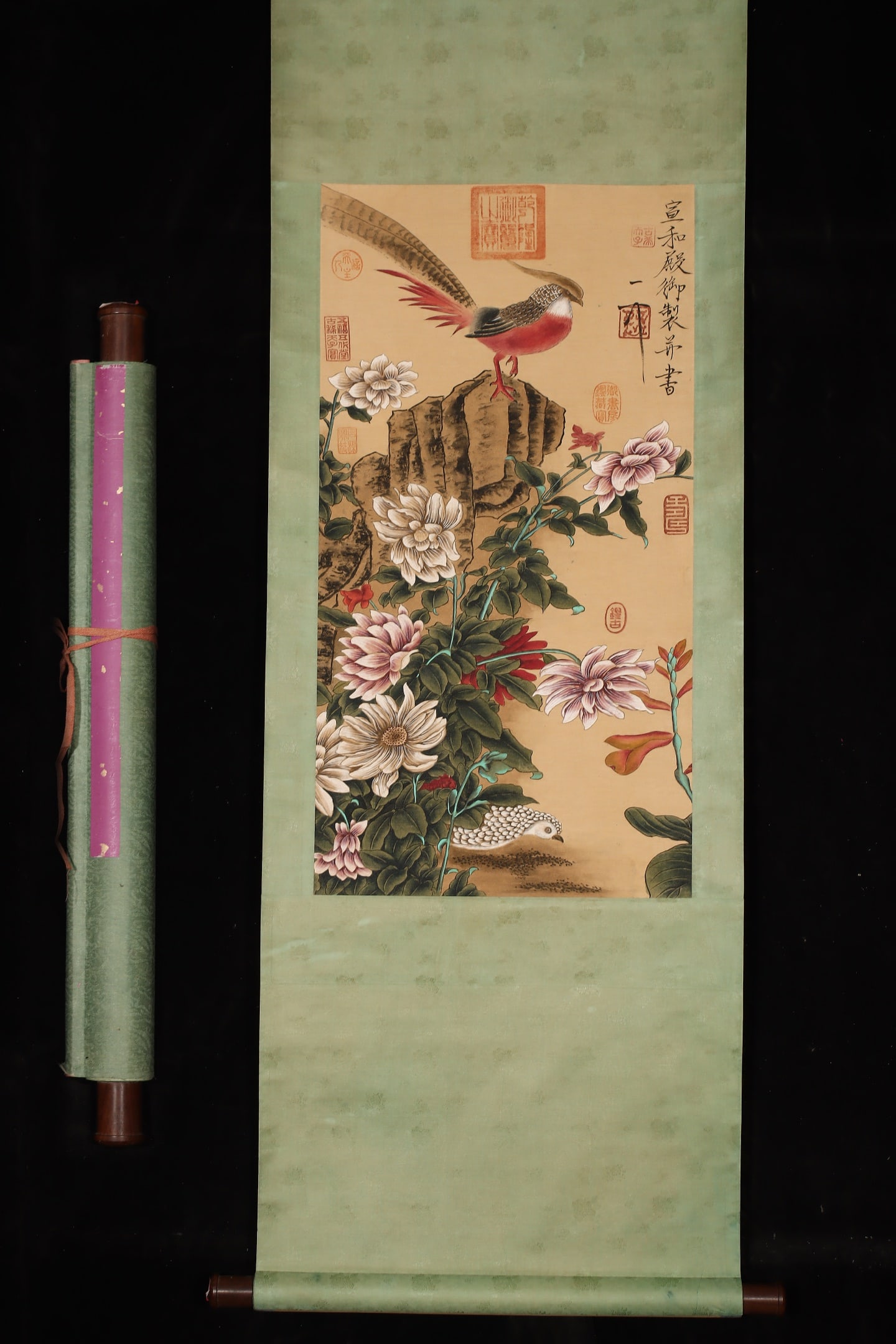 A Chinese Vertical Scroll Ink Painting of Flower and Bird on Silk: A Chinese Vertical Scroll Ink Painting of Flower and Bird on Silk,Song Dynasty, China,Emperor Huizong of Song,without frame size:29.5inx16.1in