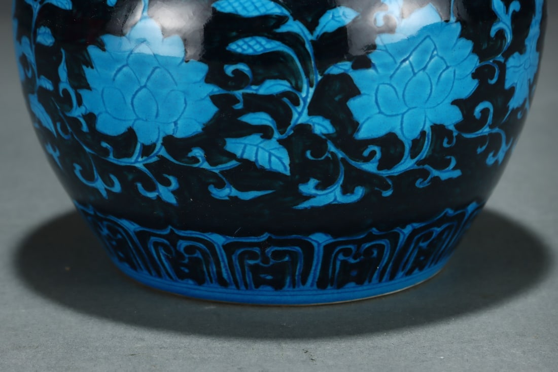 A Exquisite Peacock Blue Glazed Lotus Pattern Jar - 6
