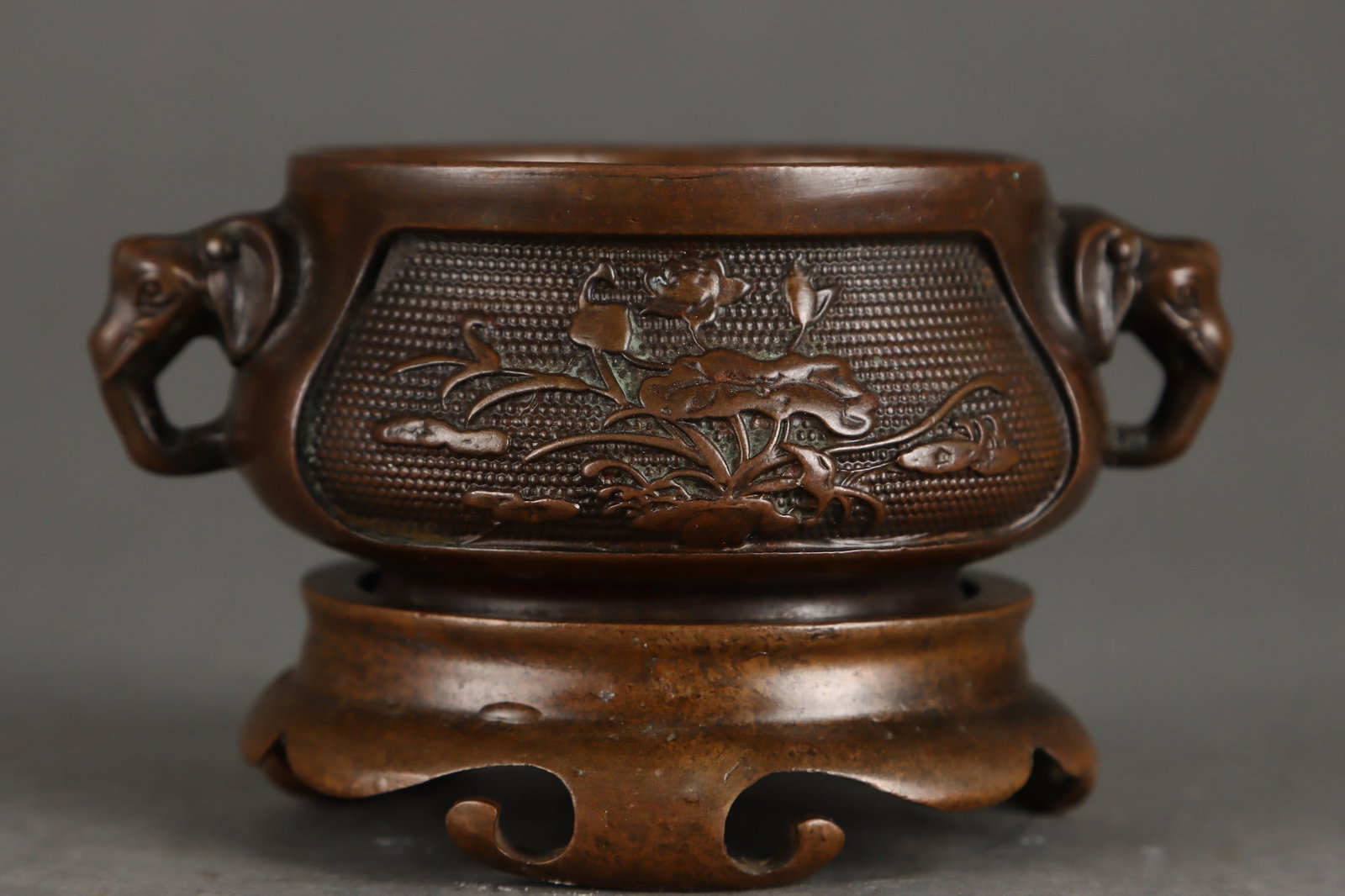A Exquisite Gilt Bronze Flower Pattern Elephant Head Censer (1 of 9)