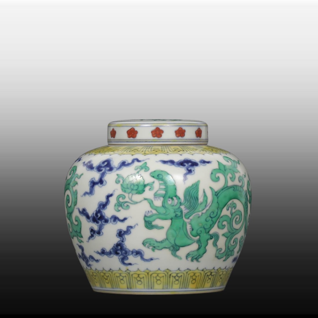 A Exquisite Doucai Dragon Pattern Jar - 2