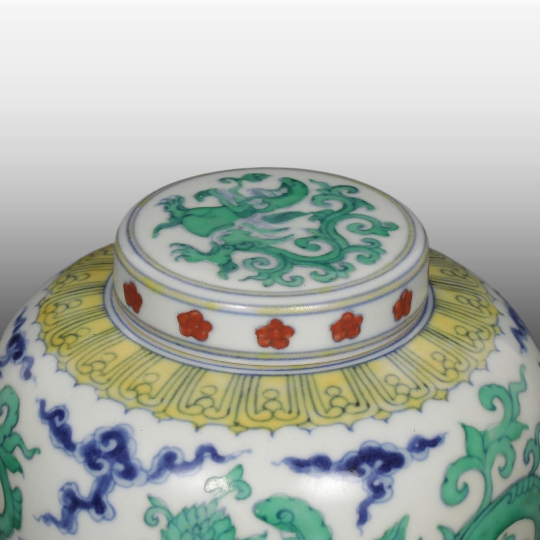 A Exquisite Doucai Dragon Pattern Jar - 3