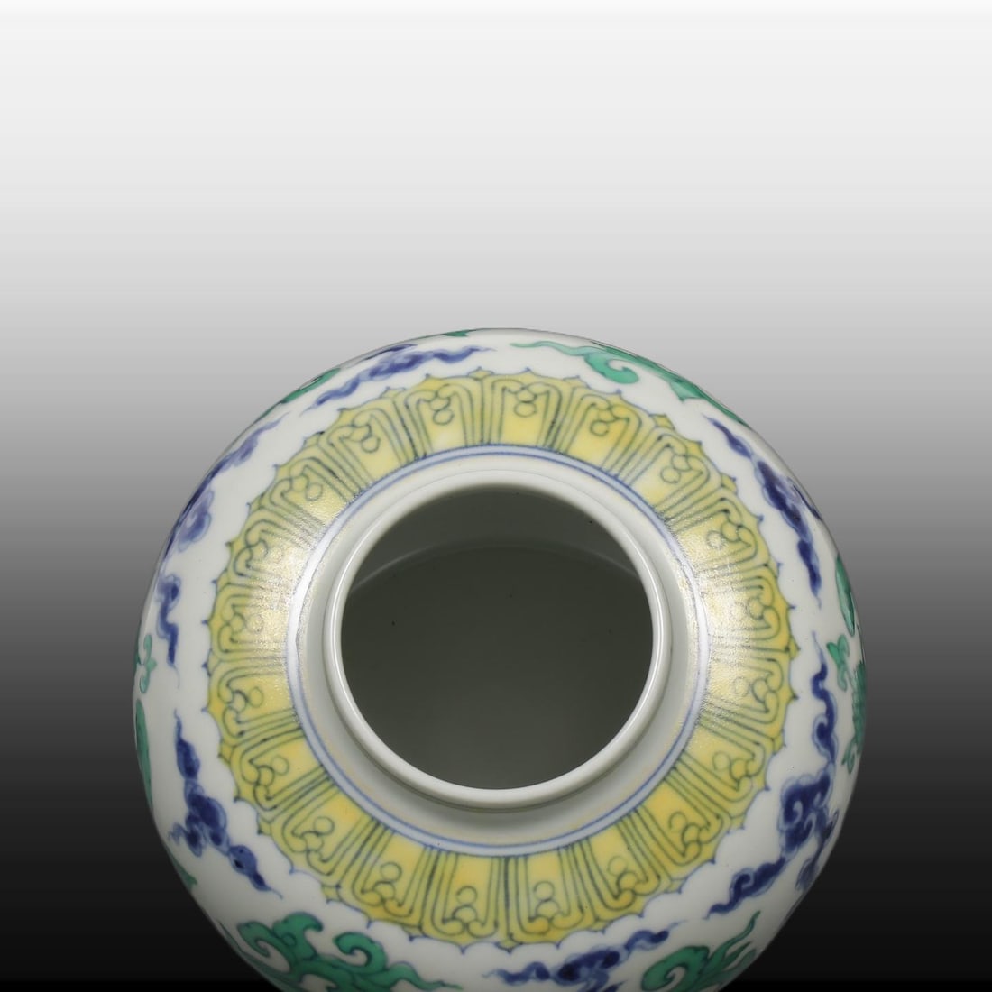 A Exquisite Doucai Dragon Pattern Jar - 8