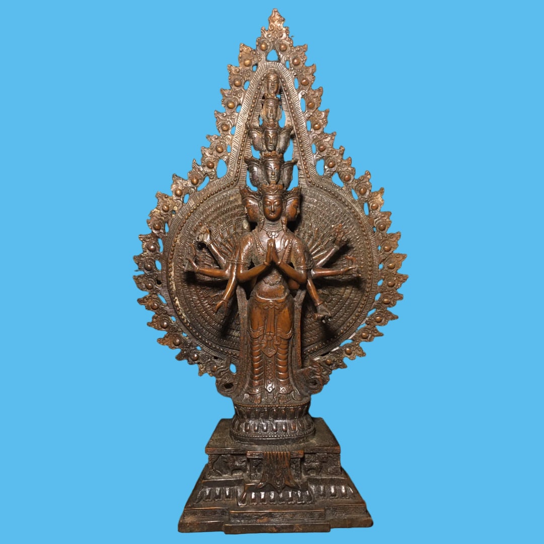 A Exquisite Copper-Bodied Buddha statue Ornament (1 of 8)