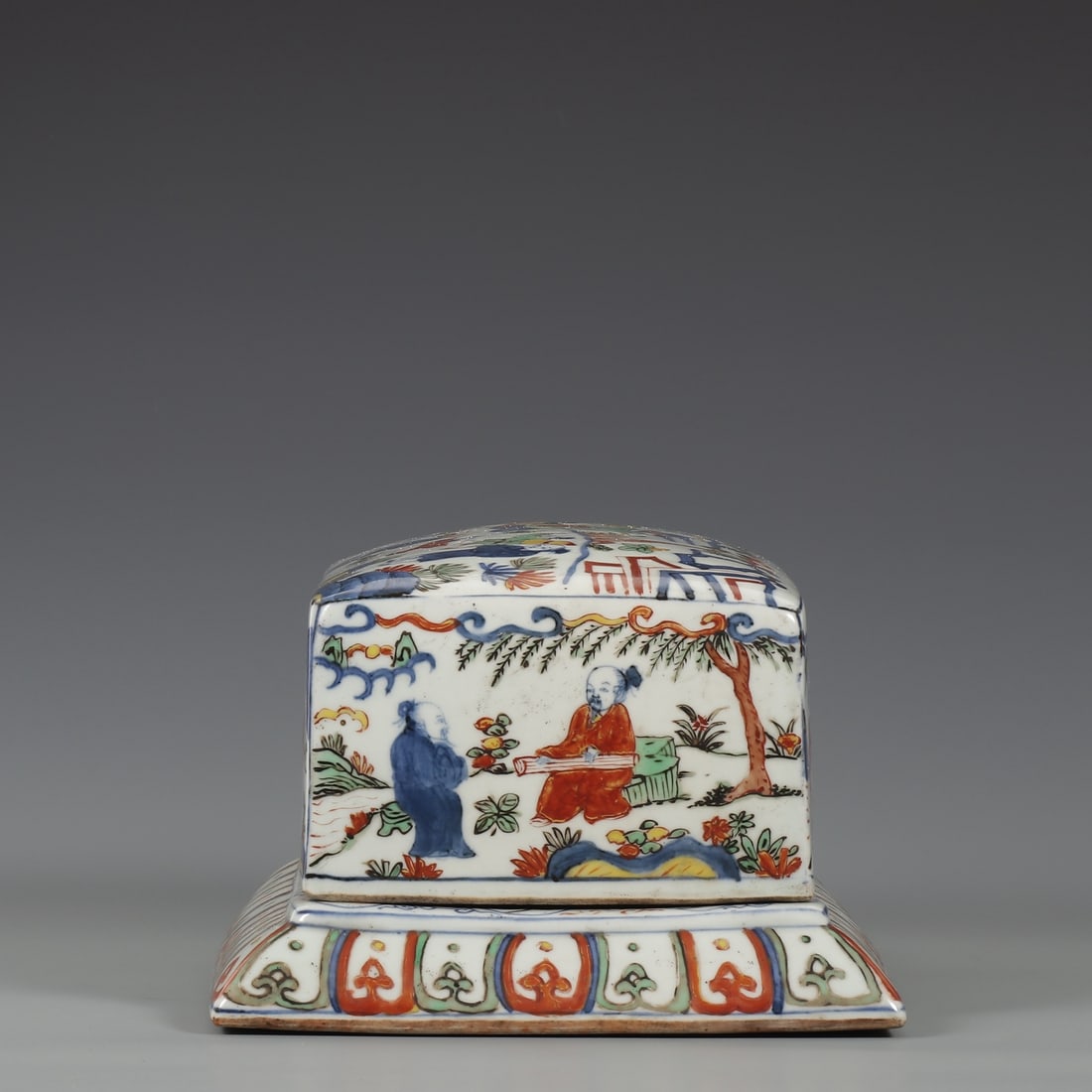 A Exquisite Wucai Figures Pattern Box - 3