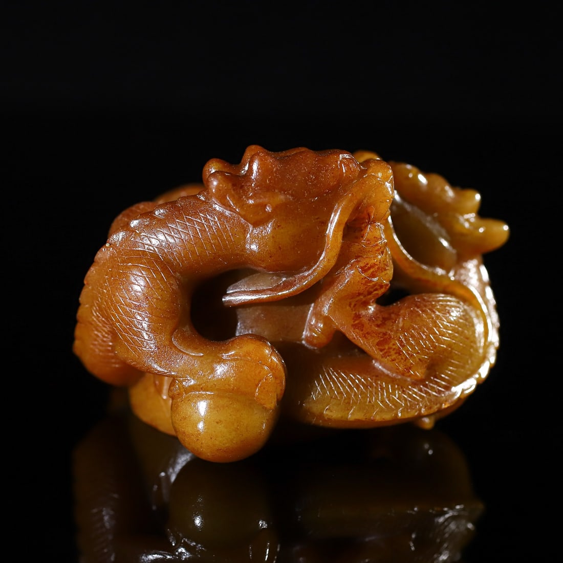A Exquisite Hotan Jade Dragon Thumb Ring - 7