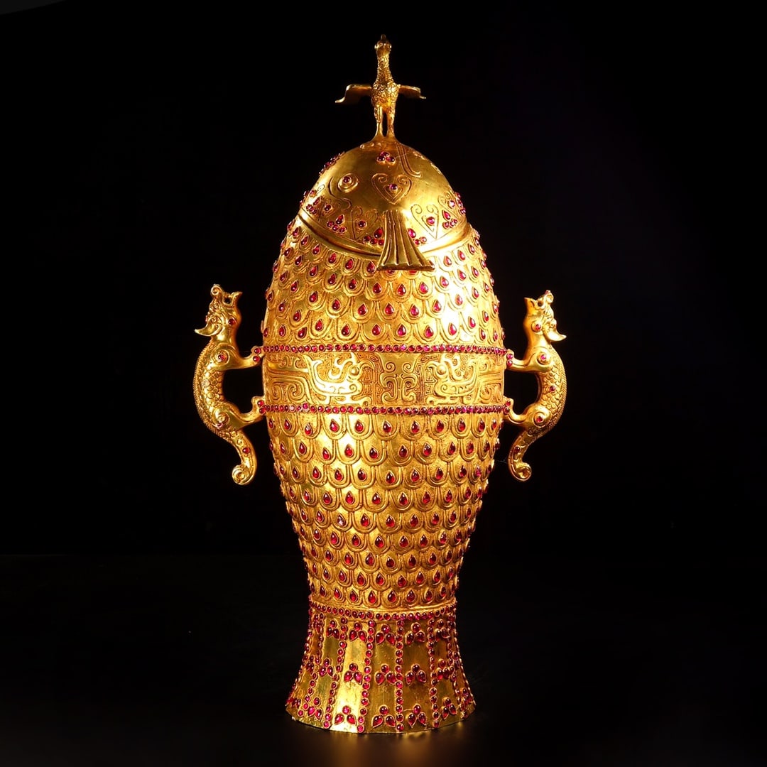 A Exquisite Gilt Bronze Inlaid Gems Vase: A Exquisite Gilt Bronze Inlaid Gems Vase,Han Dynasty, China,Size:20.5inx10.2in(Vase),Weight:6265g 铜鎏金镶宝石瓶,中国汉代