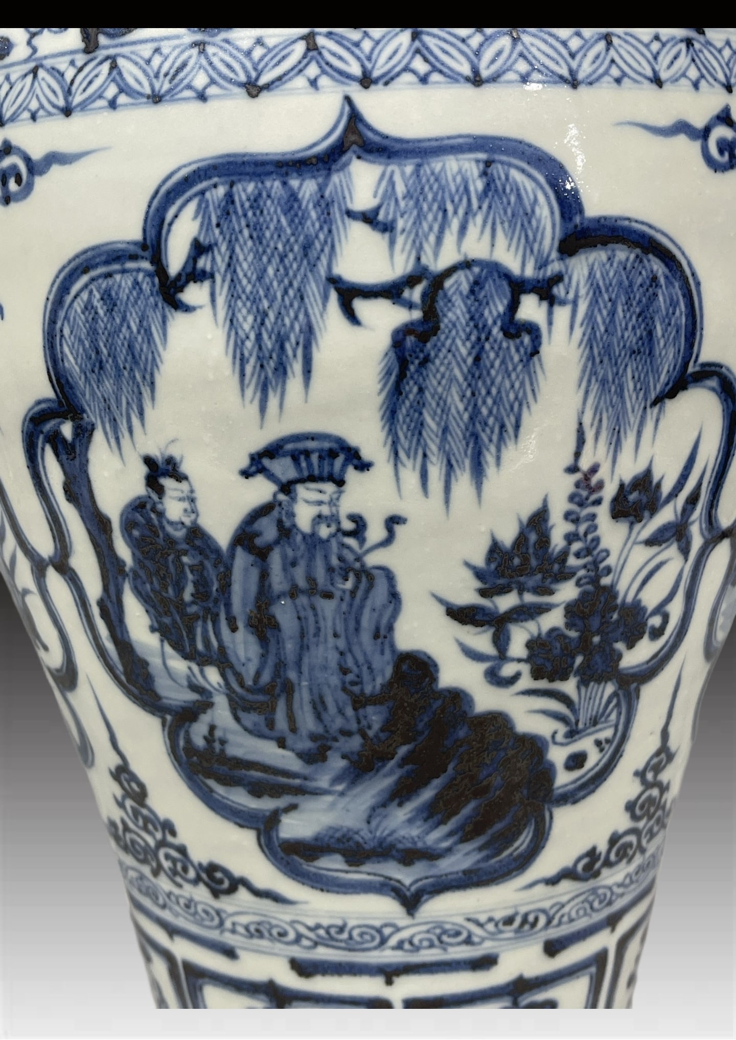 A Exquisite Blue and White Figures Pattern Vase - 7