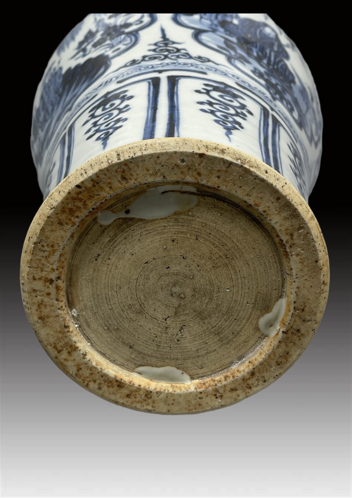 A Exquisite Blue and White Figures Pattern Vase - 9