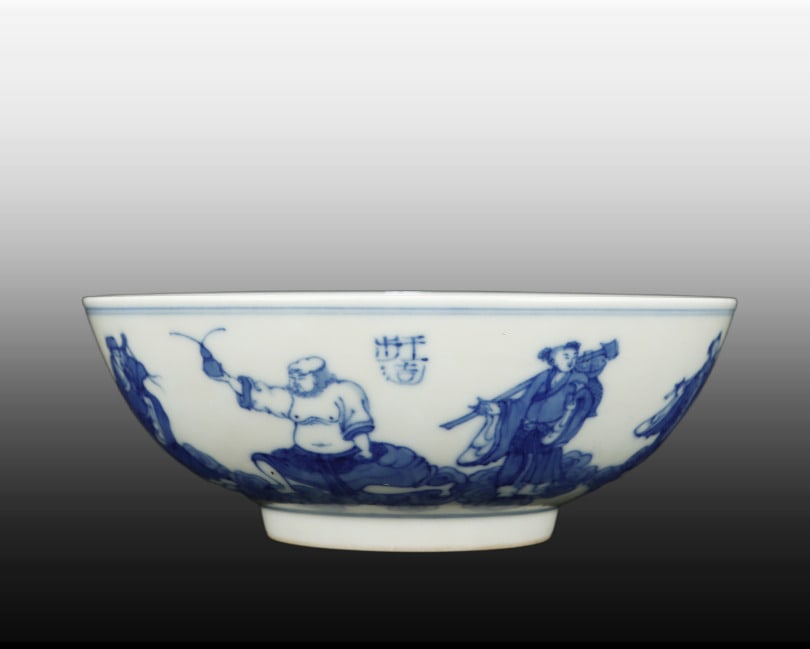 A Exquisite Blue and White Figures Pattern Bowl: A Exquisite Blue and White Figures Pattern Bowl,Republic of China,With Mark,Size:2inx5.5in 青花人物纹碗,民国,带款