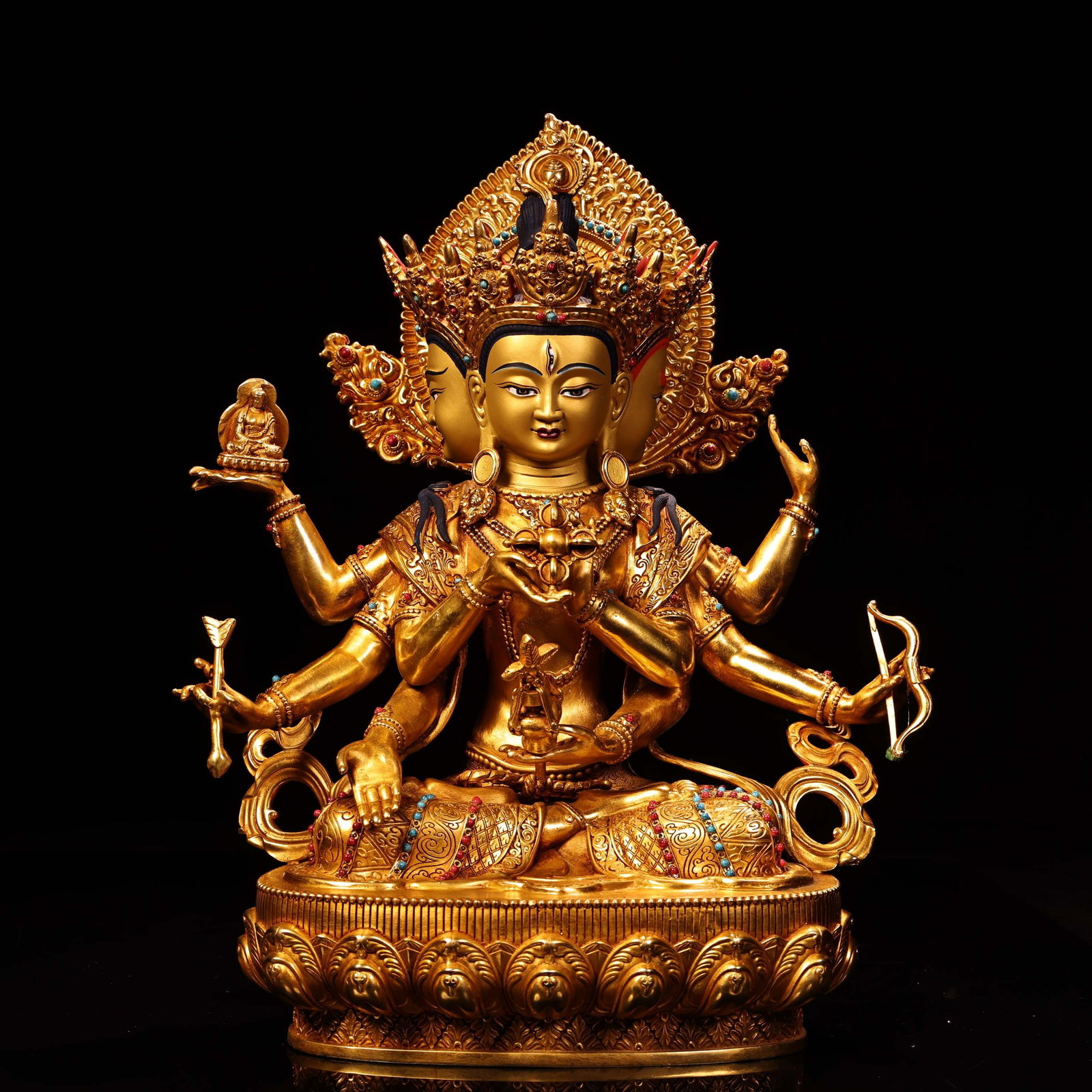 A Exquisite Gilt Bronze Buddha statue Ornament: A Exquisite Gilt Bronze Buddha statue Ornament,Ming Dynasty, China,Size:15.4inx11.4in ,Weight:4600g 铜鎏金佛像摆件,中国明代