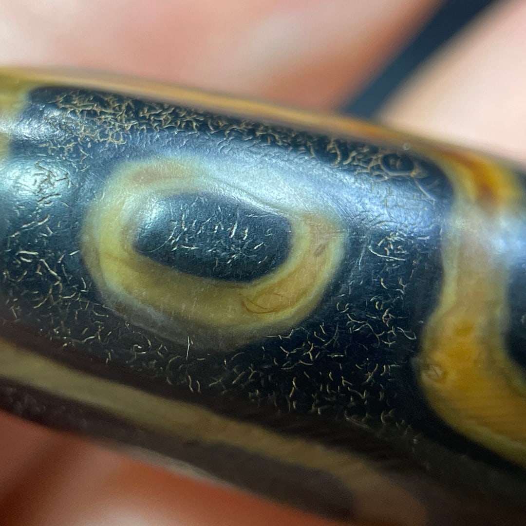 A Exquisite Six Eyes Dzi bead - 4