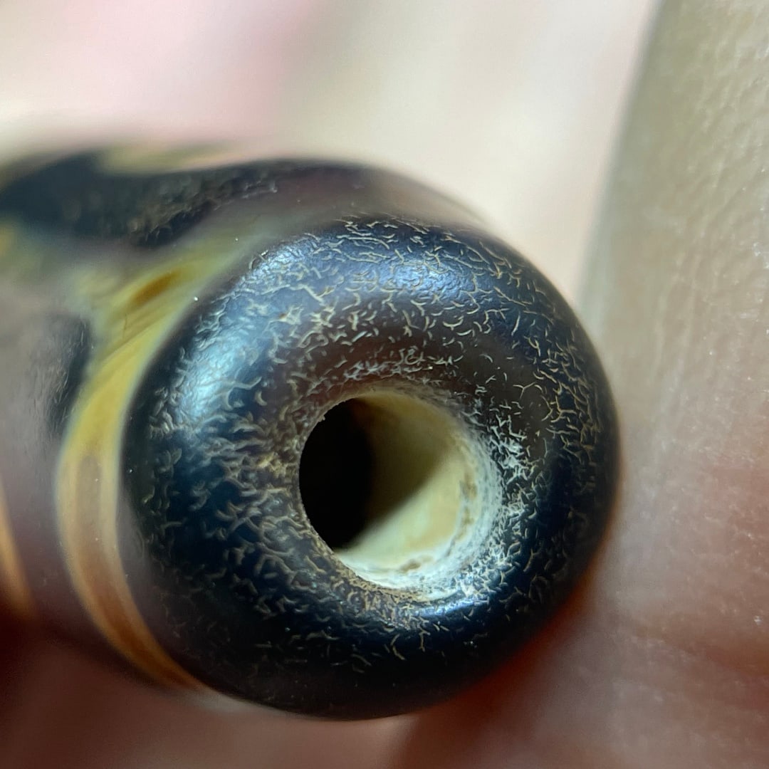 A Exquisite Six Eyes Dzi bead - 8